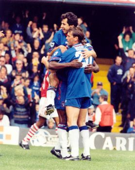 Celebrating a Chelsea goal against Arsenal with Geln Hoddle - Click to enlarge