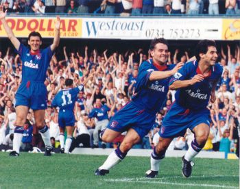 John Spencer tries to grab me after a goal at the Bridge - Click to enlarge